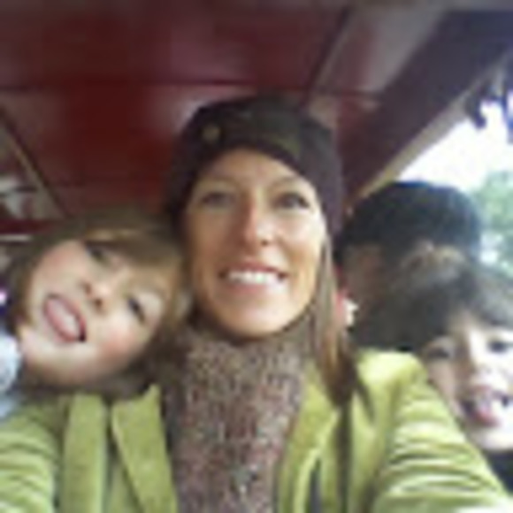 Meet your Posher, Lesley - Picture 1 of 1